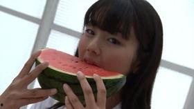 女子吃瓜,揭秘娱乐圈背后的那些事儿